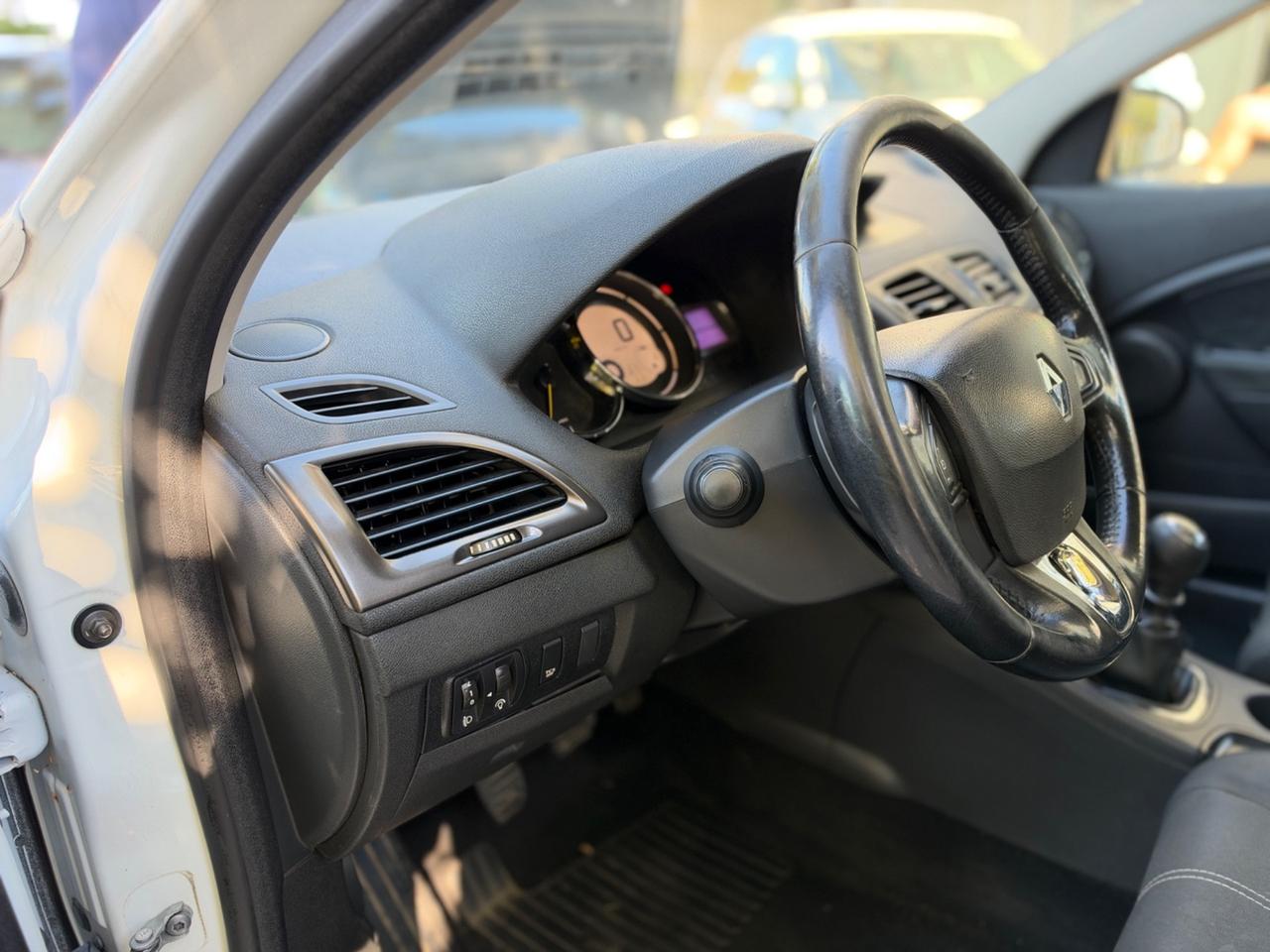Renault Megane Mégane 1.5 dCi 110CV Wave Autocarro