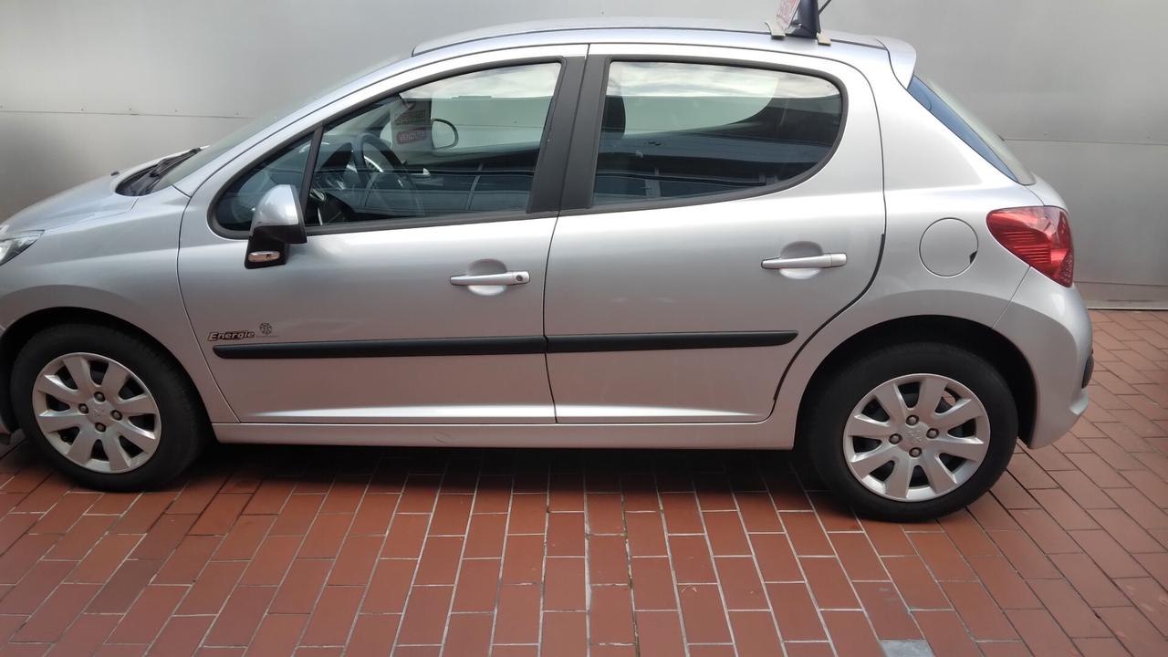 Peugeot 207 1.4 8V 75CV 5p. ONE Line