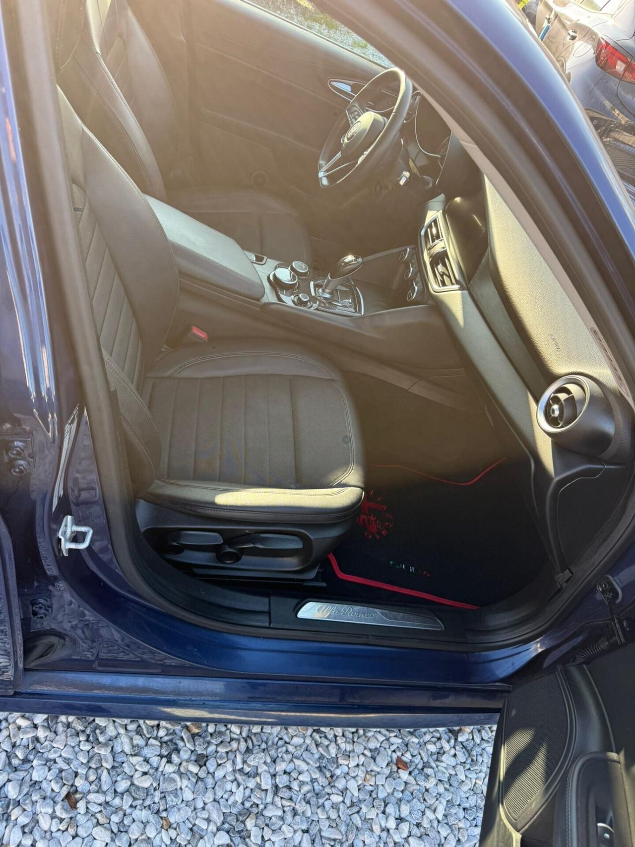 Alfa Romeo Giulia 2.2 Turbodiesel 180CV AT8 Eco Bu