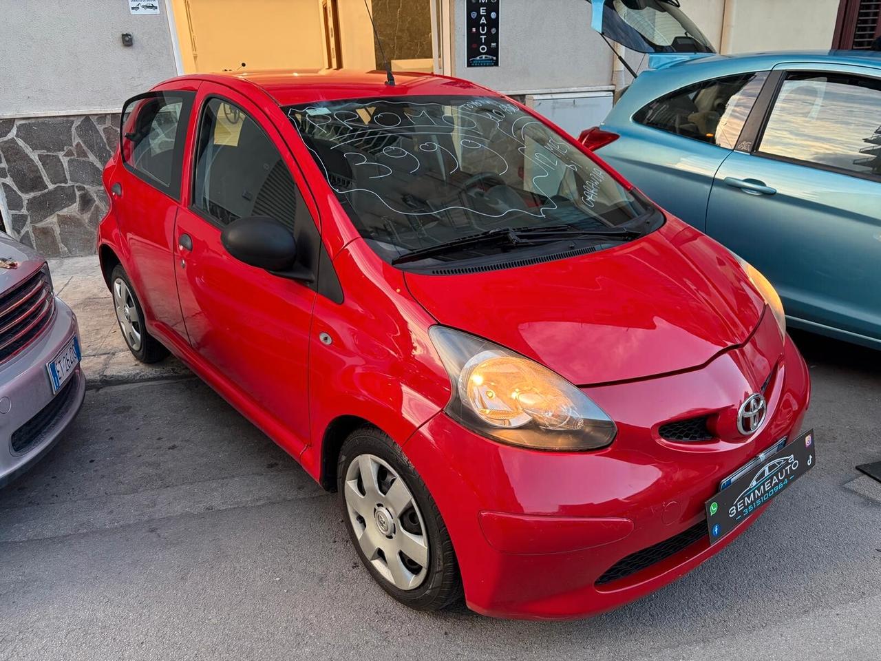 Toyota Aygo 1.0 5 porte Now 12 MESI DI GARANZIA