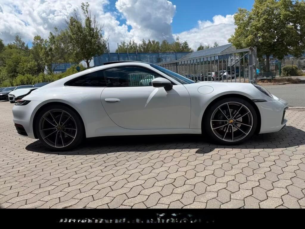 Porsche 911 Carrera 992