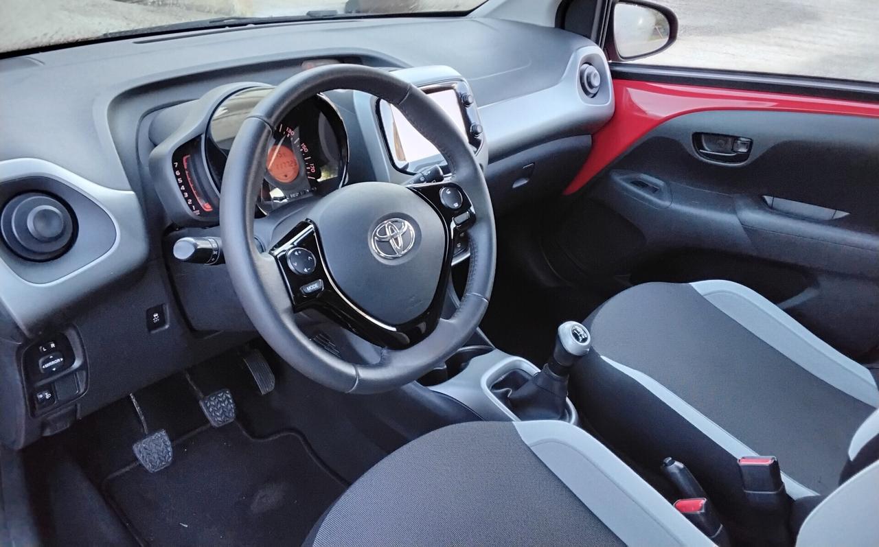 Toyota Aygo 1.0 VVT-i 69 CV 5 porte x-cite