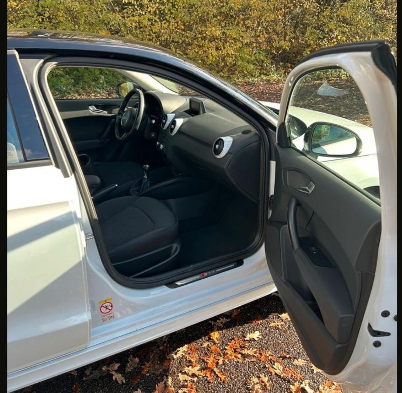 Audi A1 1.6 TDI S line edition plus