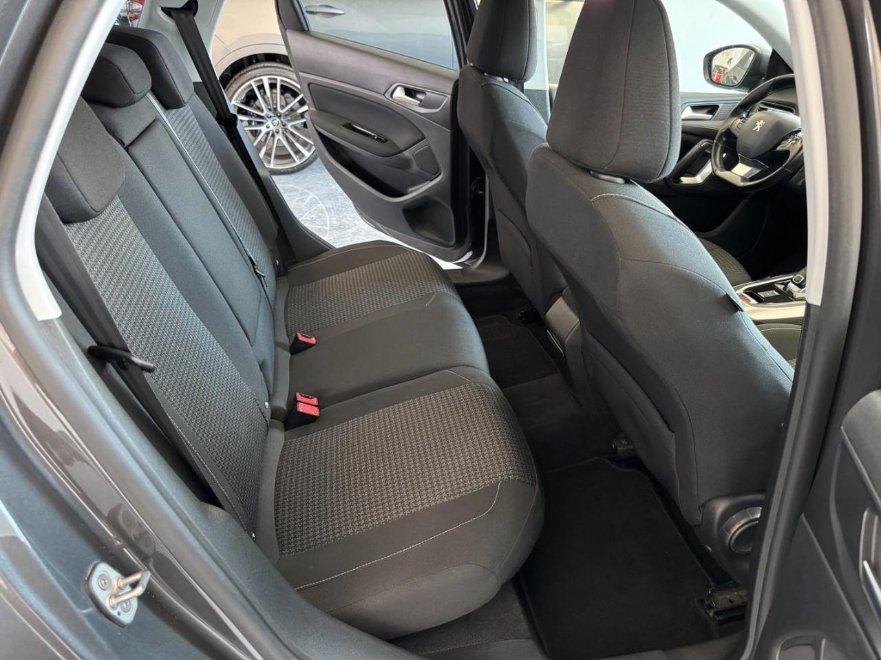 Peugeot 308 Station Wagon 308 SW 1.5 bluehdi Style 130cv eat8 Tagliandi