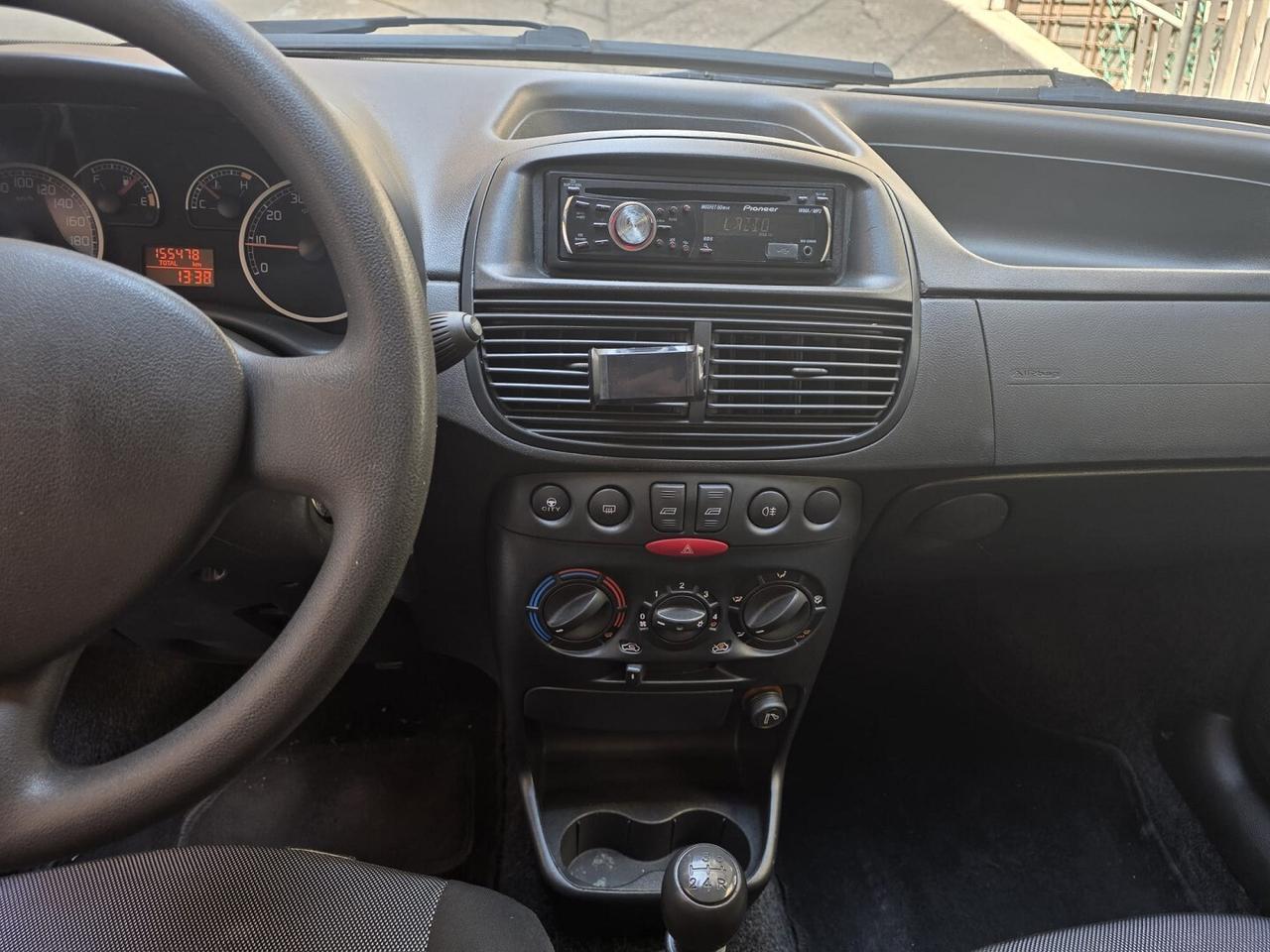 FIAT PUNTO 1.2 - ADATTA A NEOPATENTATI