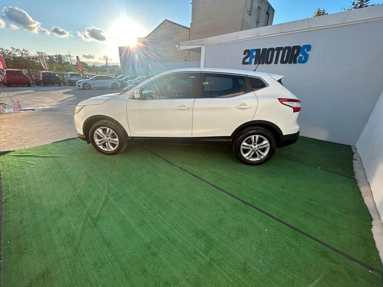 Nissan Qashqai 1.6 dCi N-Connecta 2WD 130cv xtronic E6