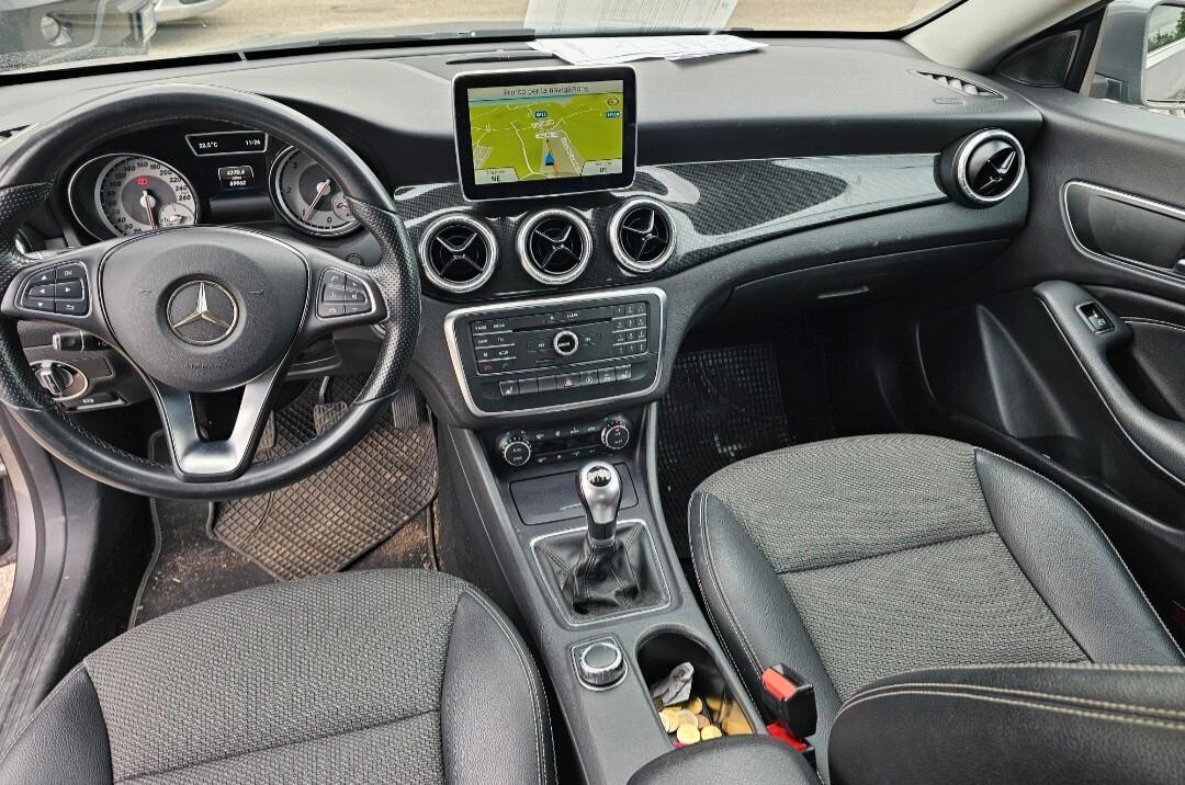 Mercedes-benz CLA 180cdi NAVI/XENO LED/MANUALE