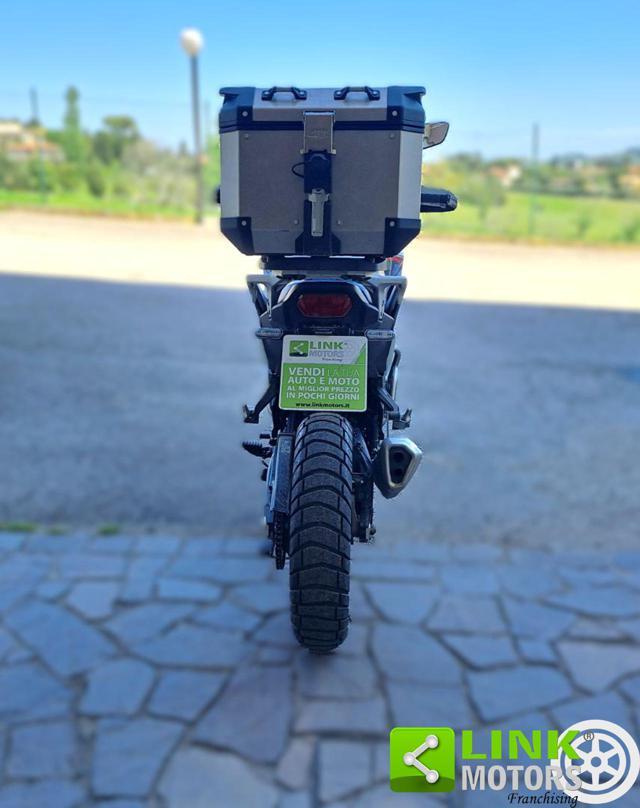 HONDA Transalp XL750 .