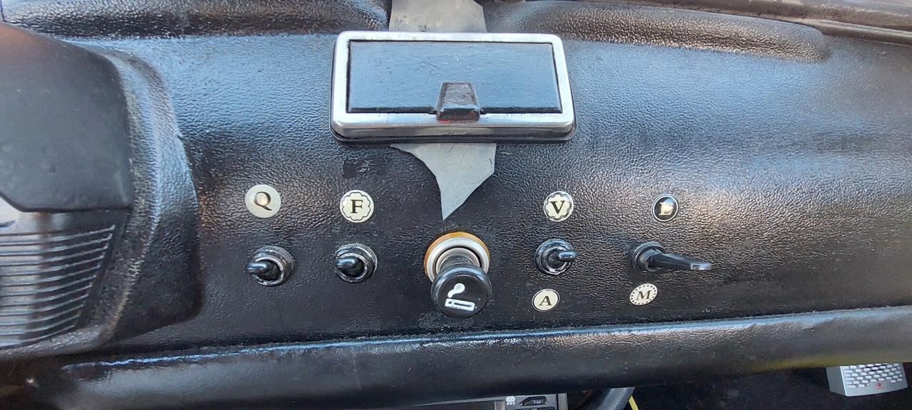 FIAT 500 TUTTA ORIGINALE CON PARECCHIE MODIFICHE TETTO APRIBILE MOTORE COME NUOVO