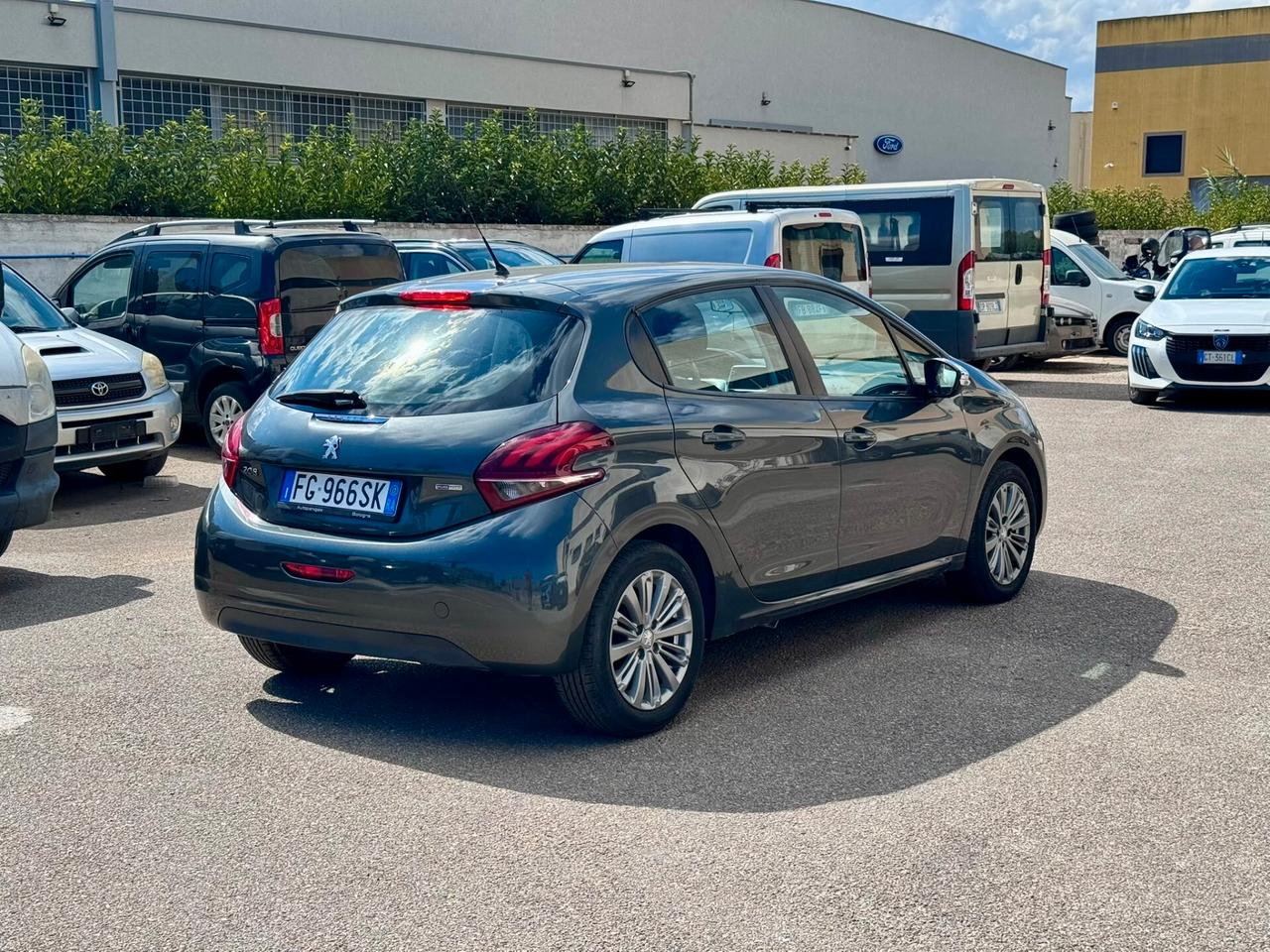 Peugeot 208 PureTech 82 5 porte Allure