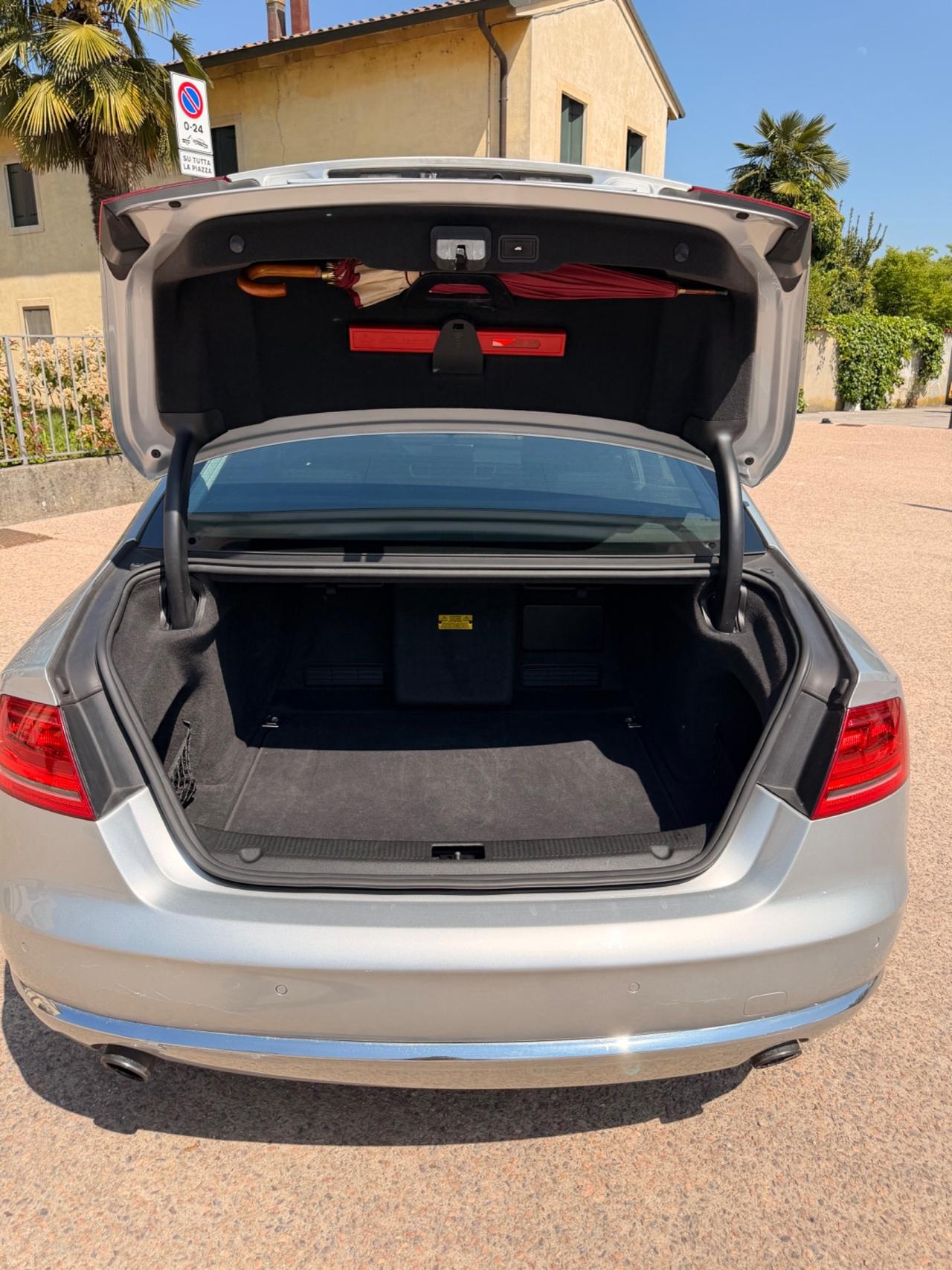 AUDI A8 4.2 V8 FSI quattro KM 113mila tetto frigo consolato ITA