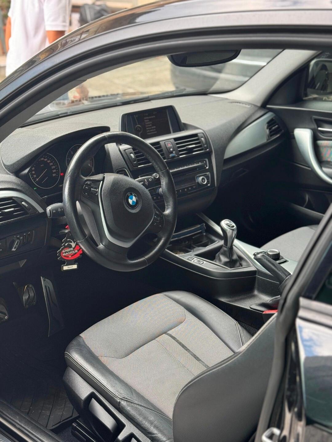 Bmw 116 116d 5p. Urban