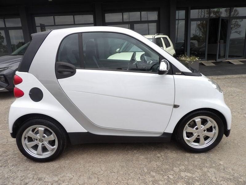 smart fortwo fortwo 1000 52 kW MHD coupé pulse