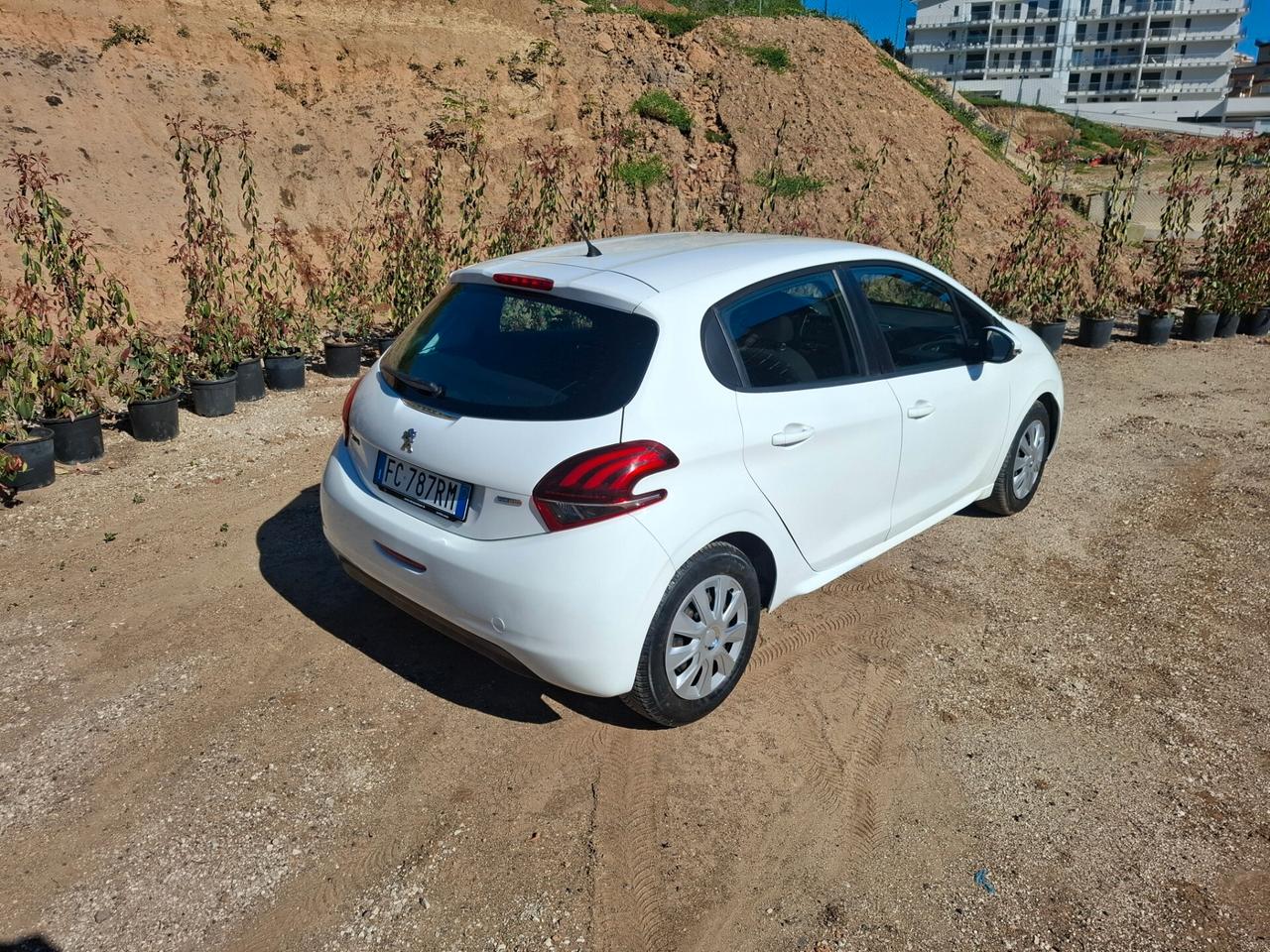 Peugeot 208 PureTech 82 5 porte Allure