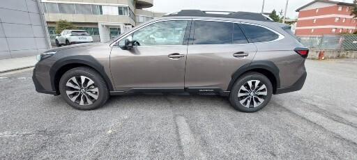 Subaru OUTBACK 2.5i Lineartronic Premium