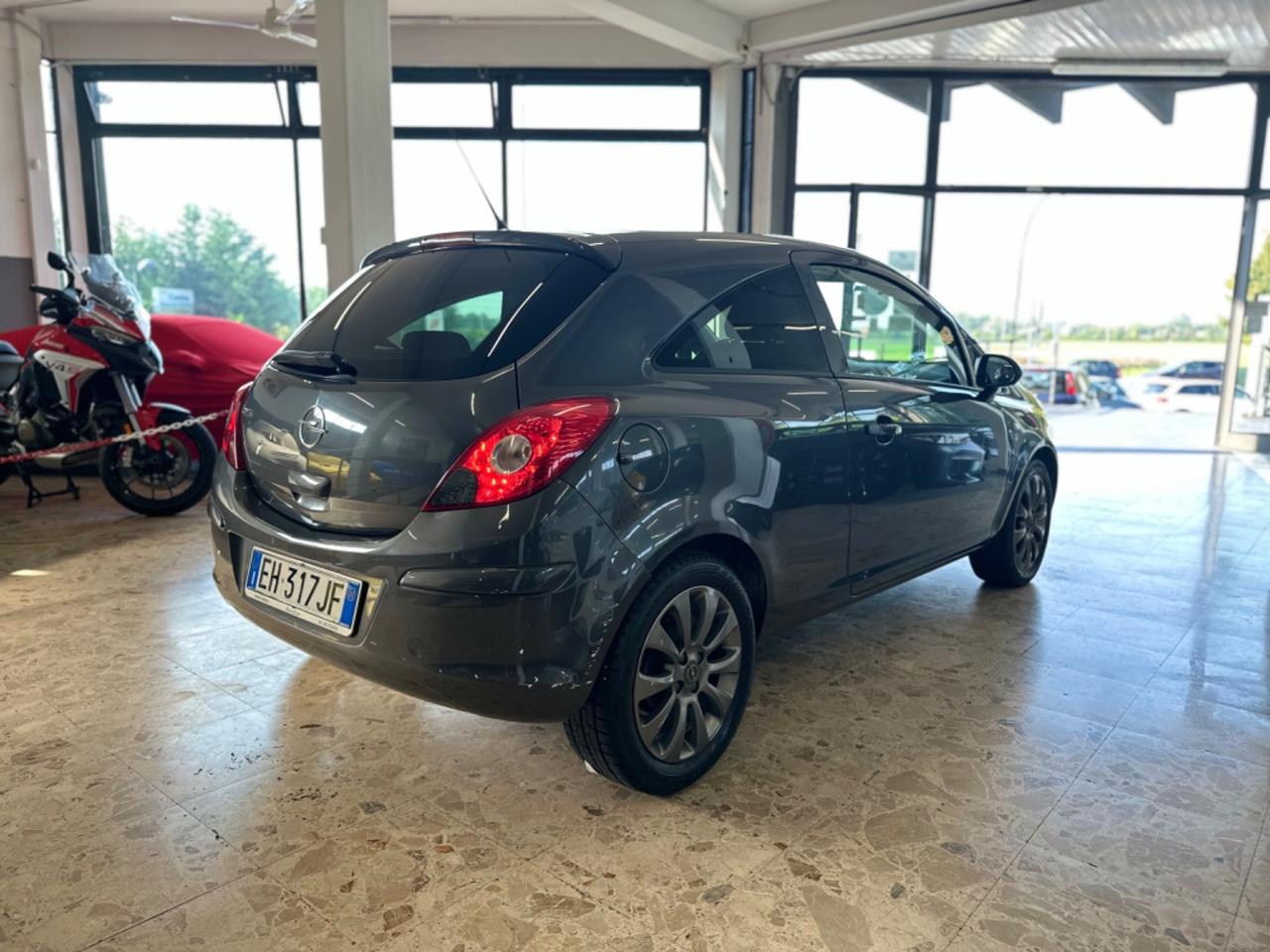 Opel Corsa 1.2 3 porte Club 06/2011 Euro 5