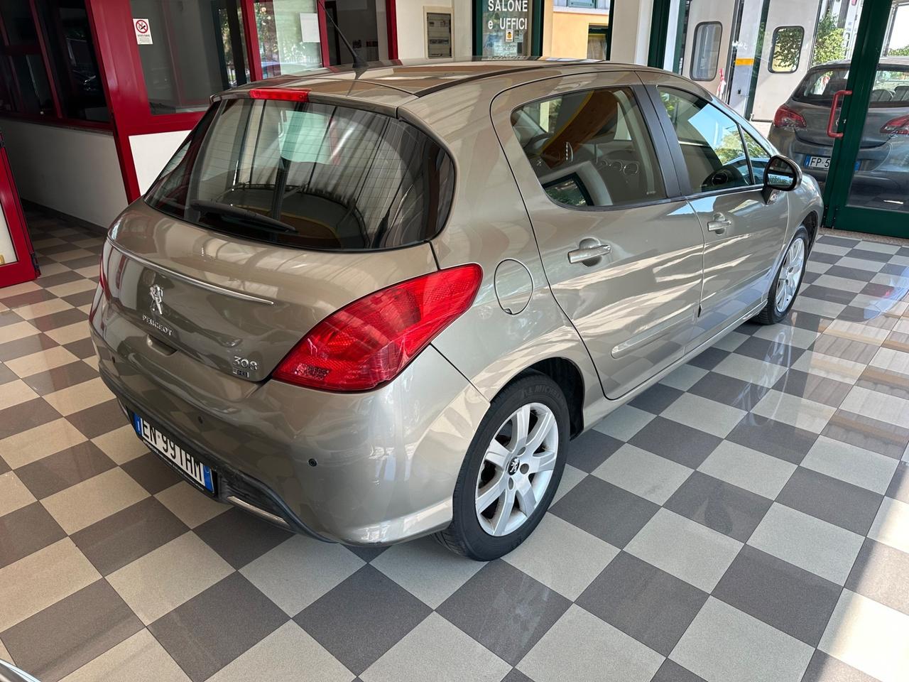 Peugeot 308 1.6 8V e-HDi 112CV Stop&Start 5p. Business