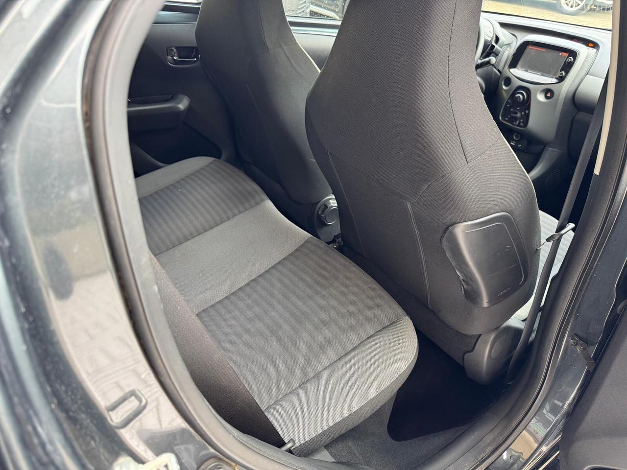 Toyota Aygo 1.0 VVT-i 72 CV 5 porte x-business