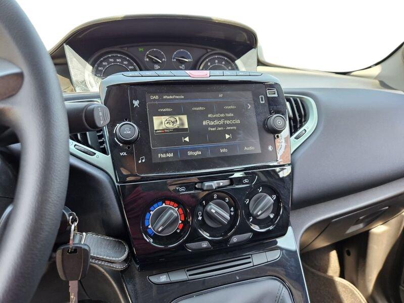 Lancia Ypsilon 1.0 FireFly 70cv Hybrid