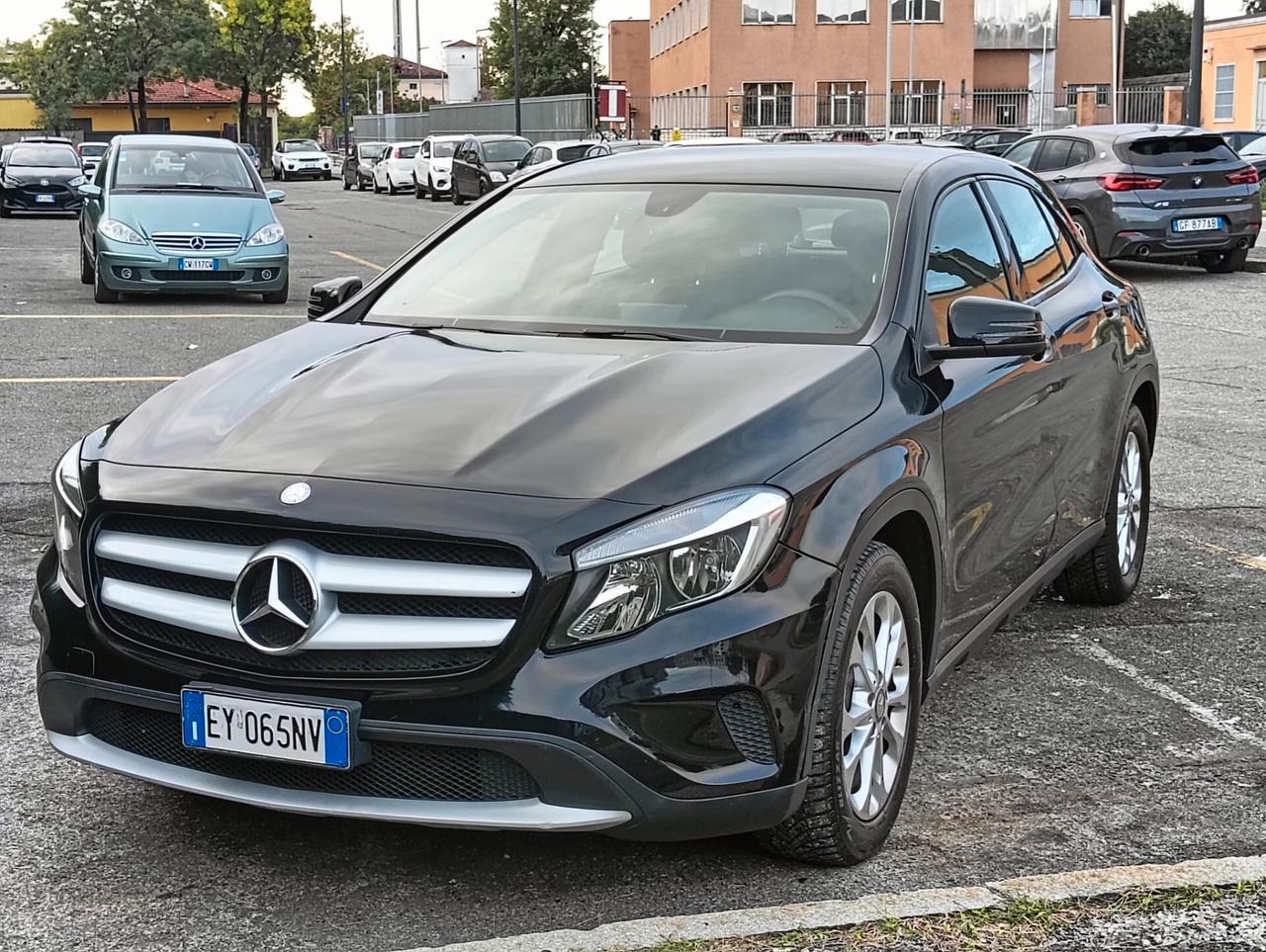 Mercedes-benz GLA 180 d Premium..CELL 320 147 1147 WUATSAPP