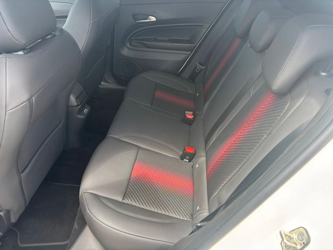 Alfa Romeo Junior 1.2 136 CV Hybrid eDCT6 Speciale