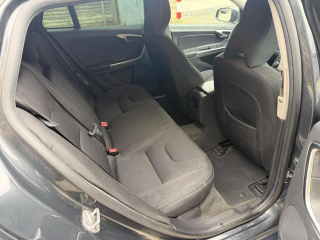 VOLVO V60 D2 Geartronic Momentum