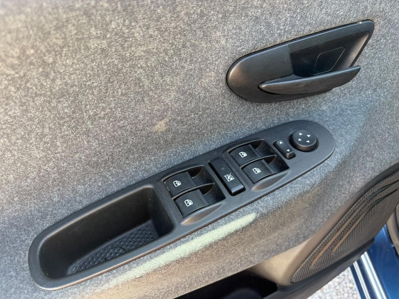Lancia Ypsilon 1.0 FireFly 5 porte S&S Hybrid Gold