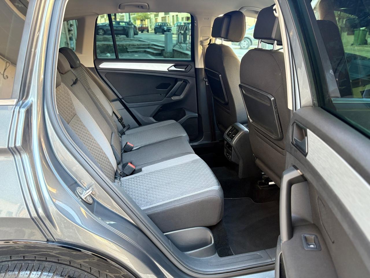 Volkswagen Tiguan 2.0 TDI DSG R-Line FULL/LED/NAV