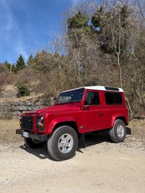 Land Rover Defender 90 2.2 TD4 IBRIDA