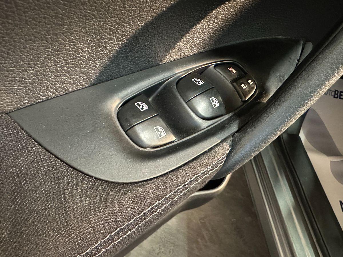 NISSAN Qashqai 1.5 dCi N-Connecta