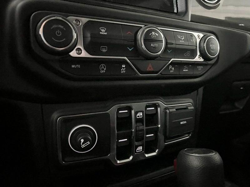 Jeep Gladiator 3.0 V6 Overland 4wd auto 3.0 V6 Overland 4wd auto