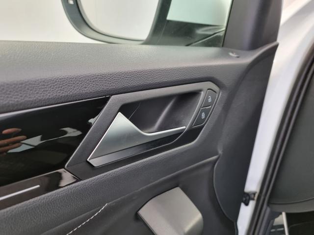 VOLKSWAGEN T-Roc 1.5 TSI ACT DSG R-Line