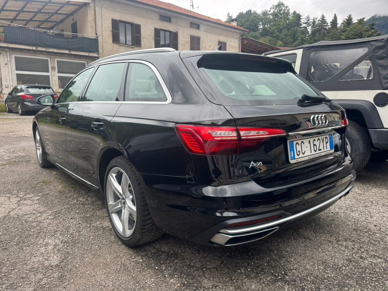 Audi A4 40 TDI S tronic line edition