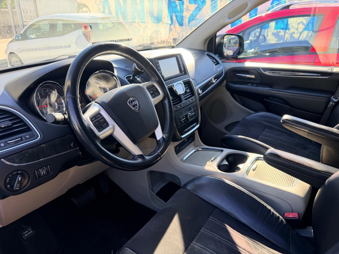 Lancia Voyager 2.8 Turbodiesel Platinum 177 CV