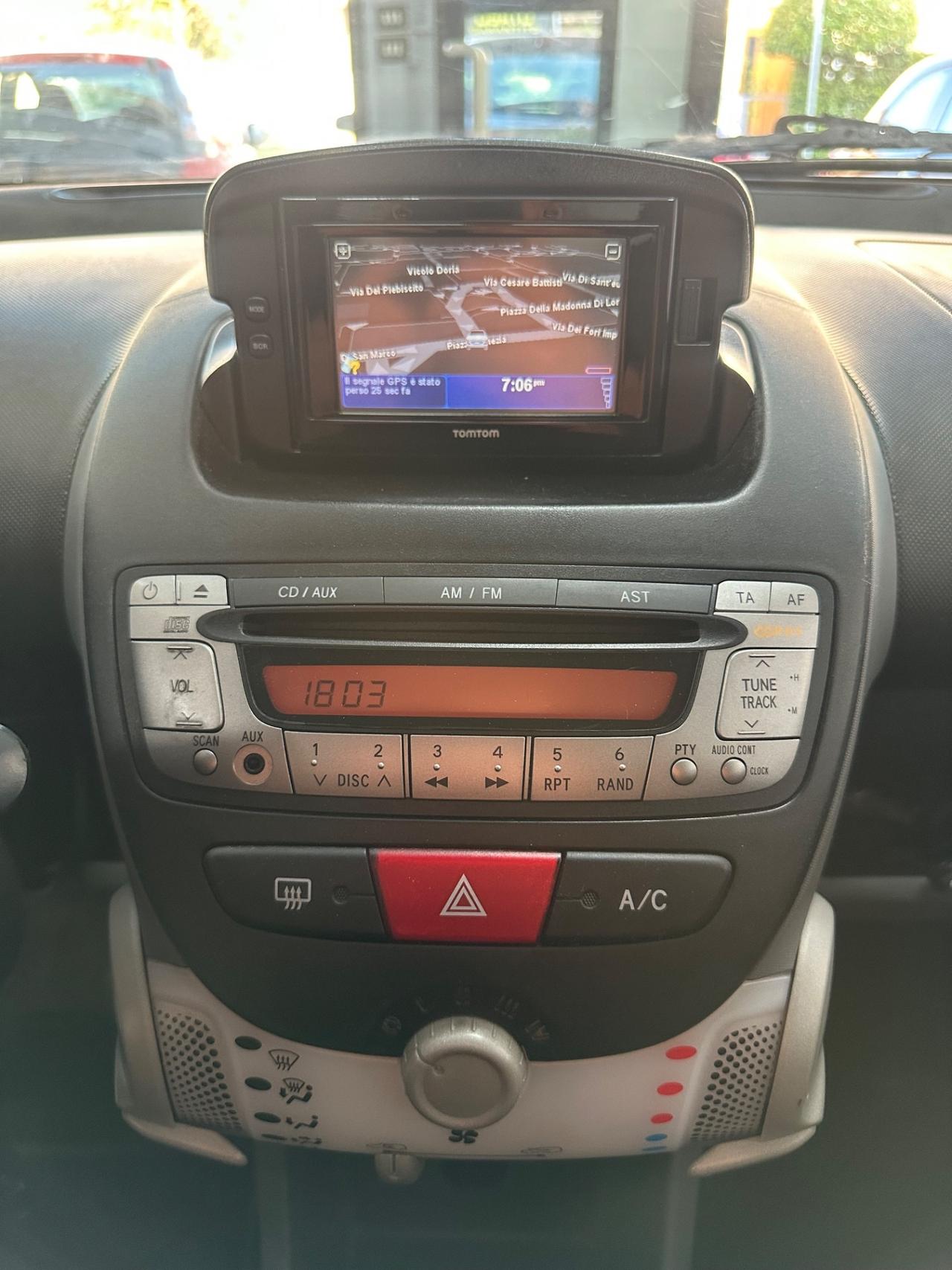 Toyota Aygo 1.0 12V VVT-i 5 porte Now Connect