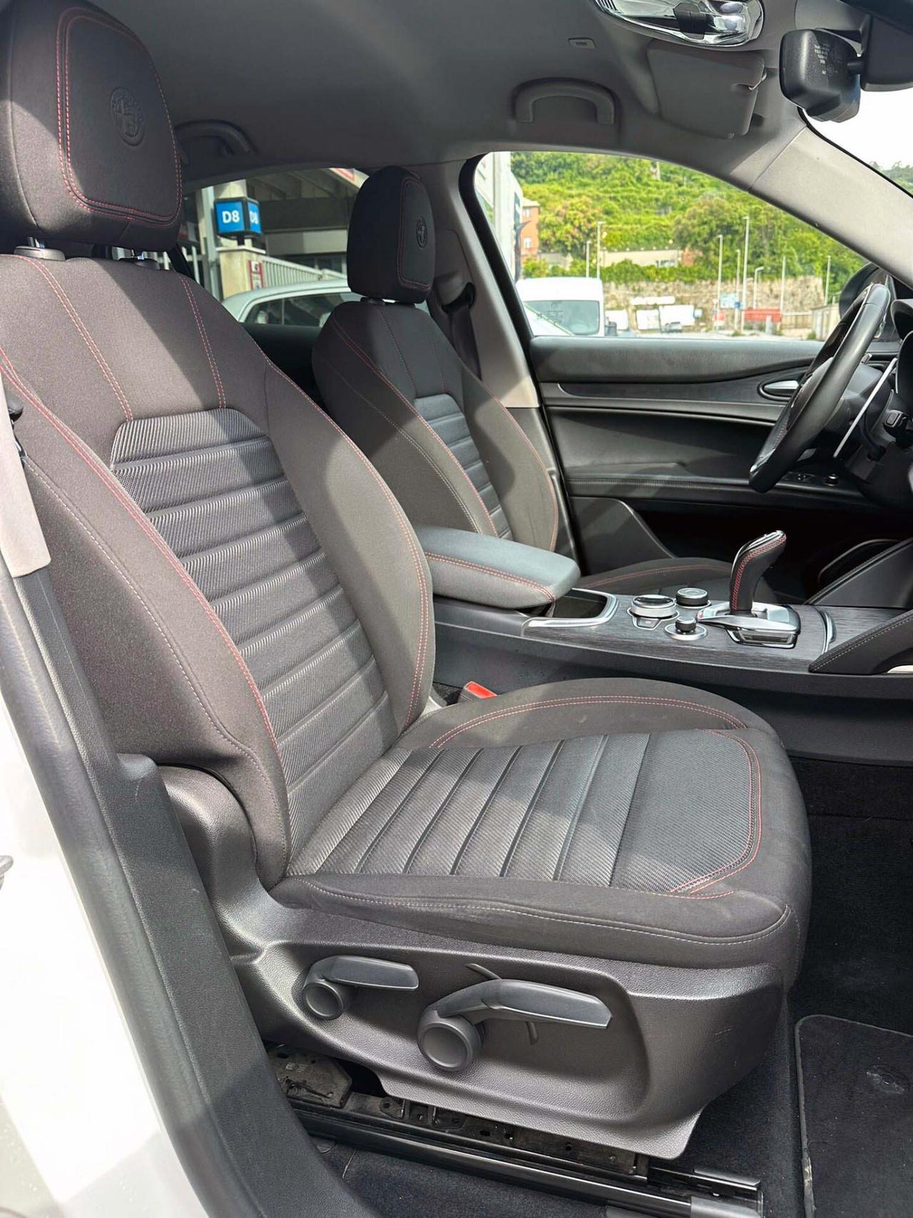 Alfa Romeo Stelvio 2.2 Turbodiesel 160 CV AT8 RWD Business