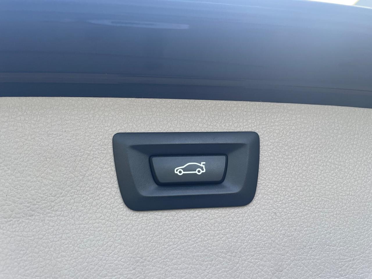 Bmw 318 318i Business Automatik*Neopatentati*Navi*