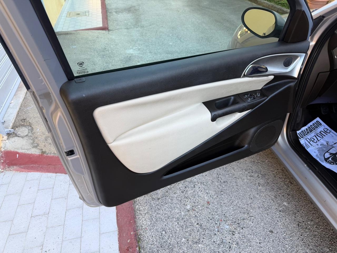 Lancia Ypsilon 1.3 MJT 90 CV Blue&Me