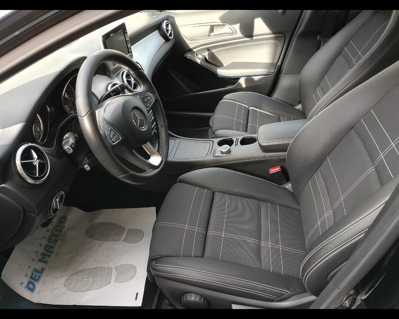 Mercedes-Benz GLA (X156) - GLA 220 d Automatic 4Matic Sport