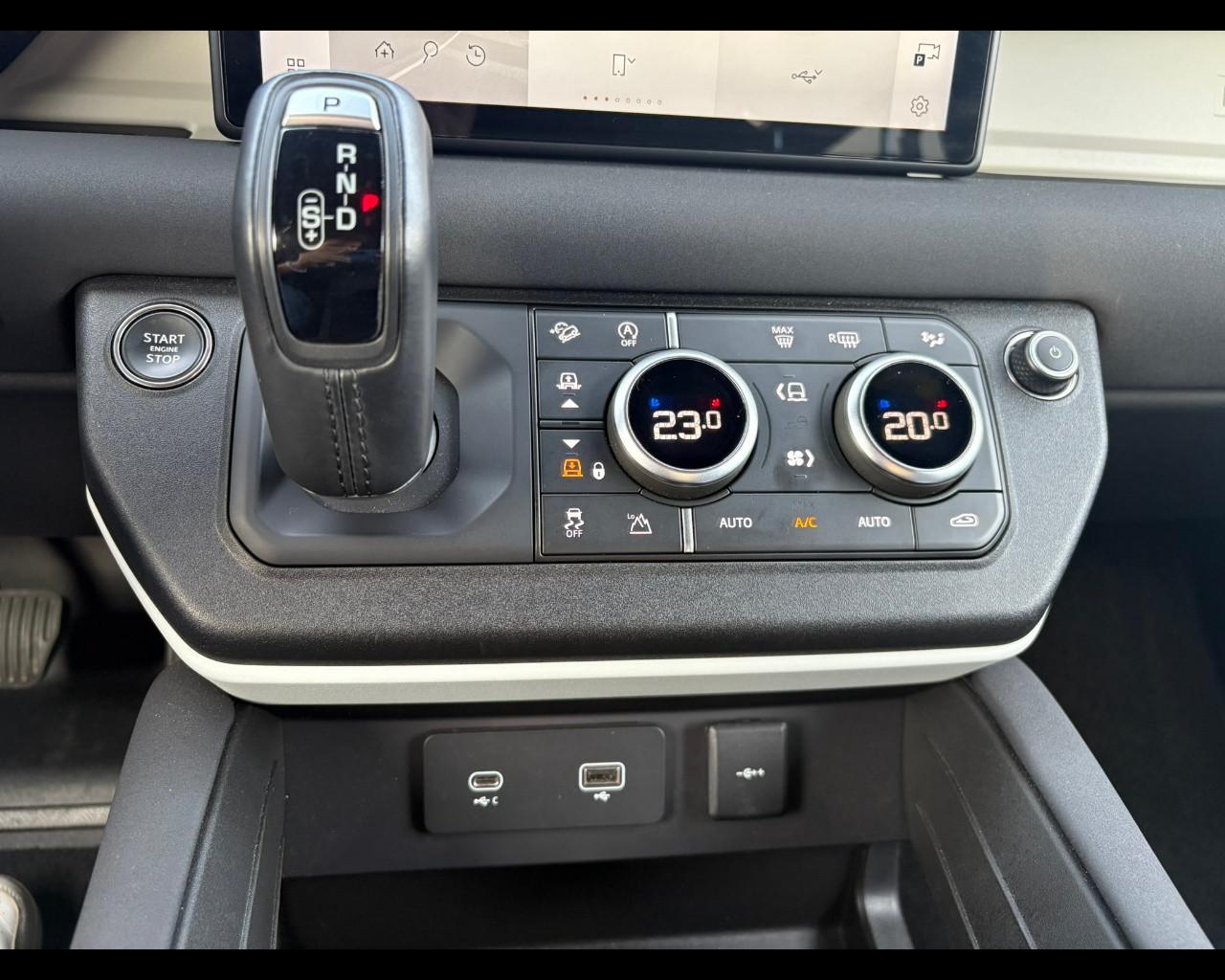 LAND ROVER Defender (2019) - Defender 90 3.0D I6 200 CV AWD Auto SE
