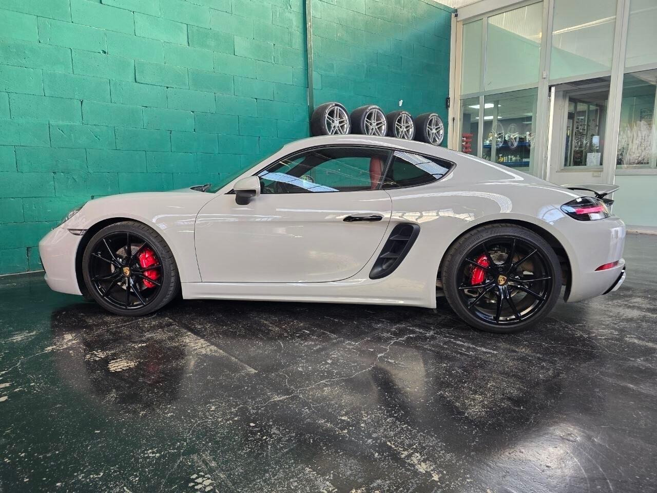 Porsche 718 Cayman 2.5 S