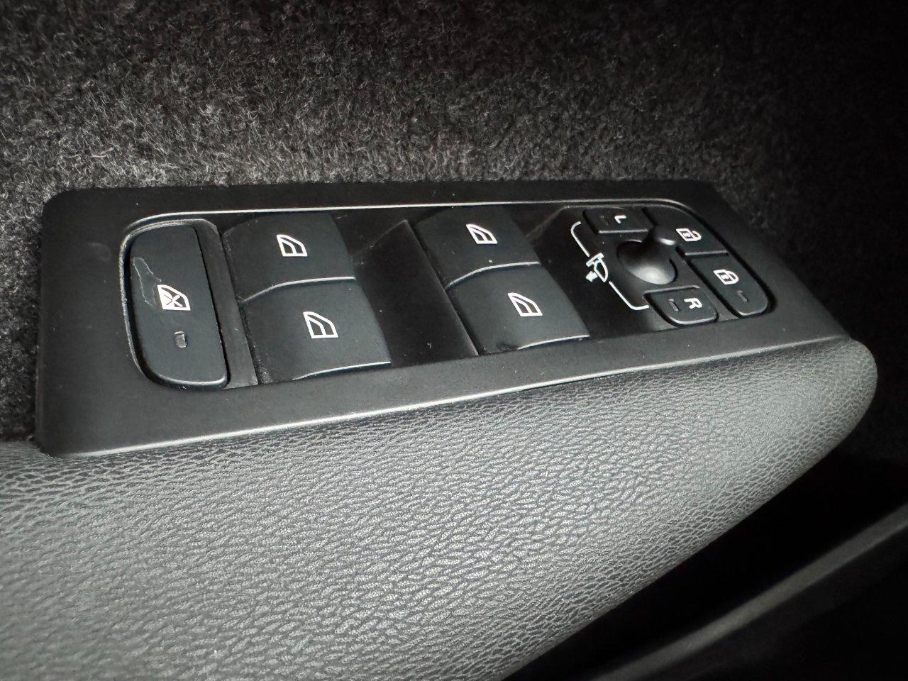 Volvo XC40 1.5 t2 Momentum Uniprop Stupenda