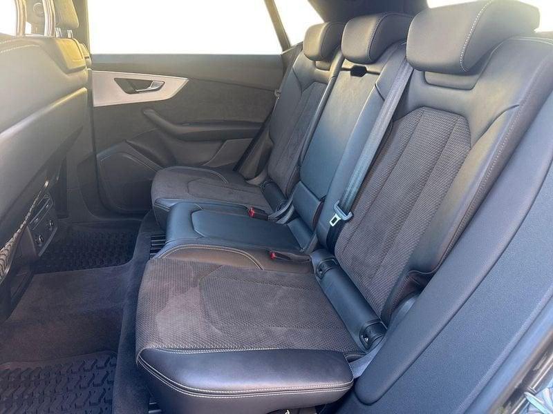 Audi Q8 55 3.0 tfsi mhev quattro tiptronic