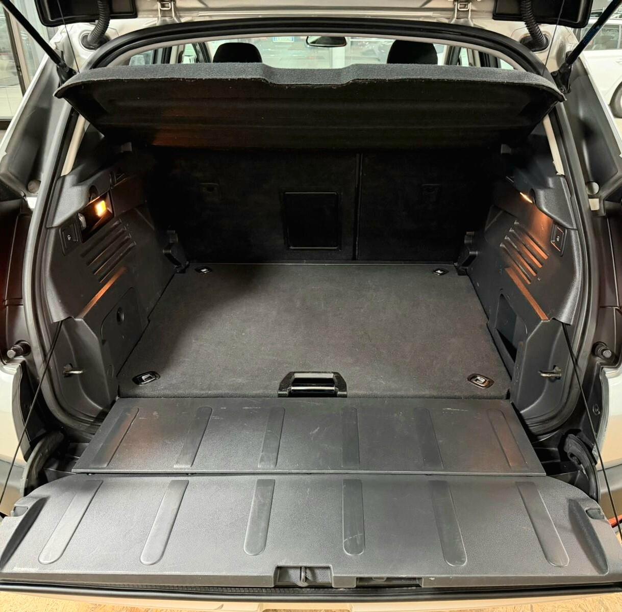 PEUGEOT 3008 1.6 HDi 115CV BUSINESS