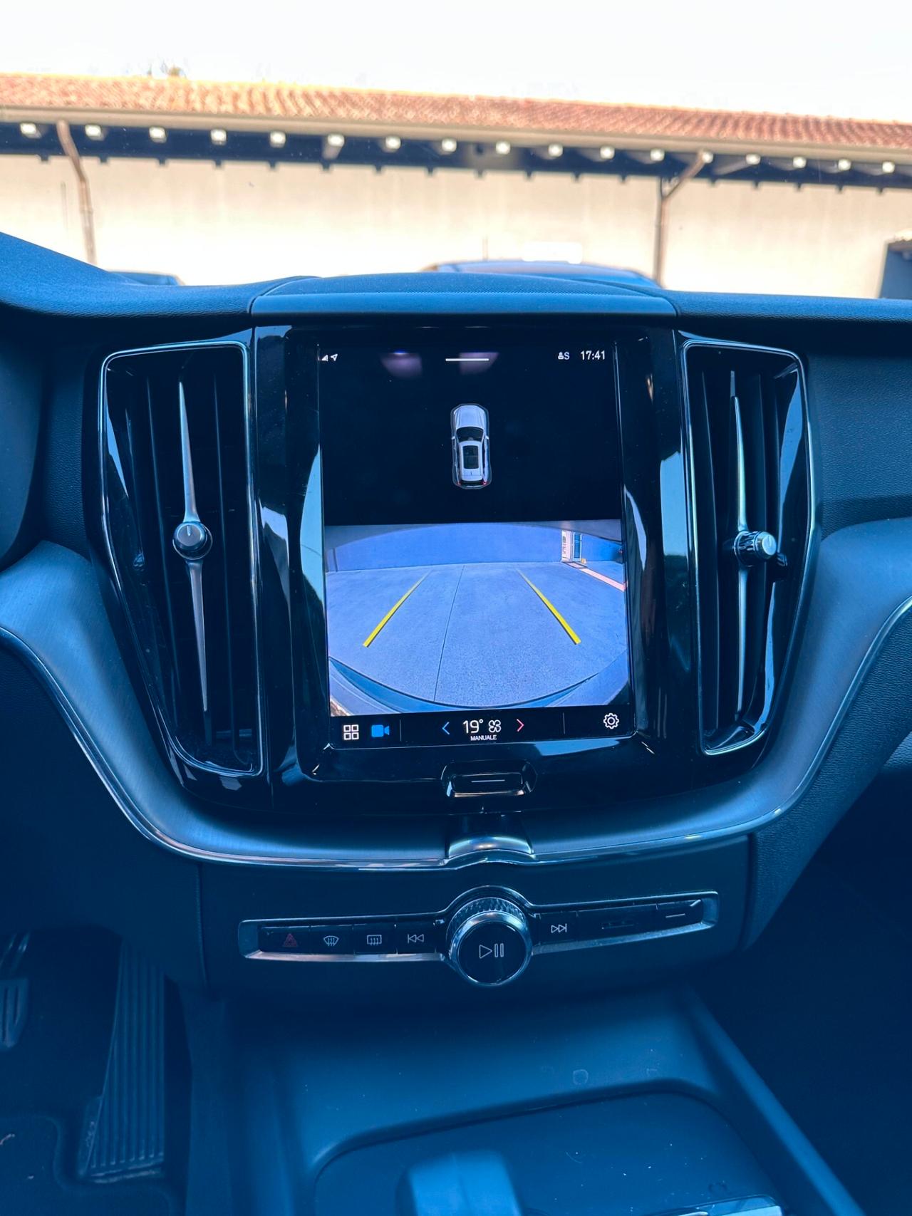 Volvo XC 60 XC60 B4 (d) AWD automatico Core GRANDINATA