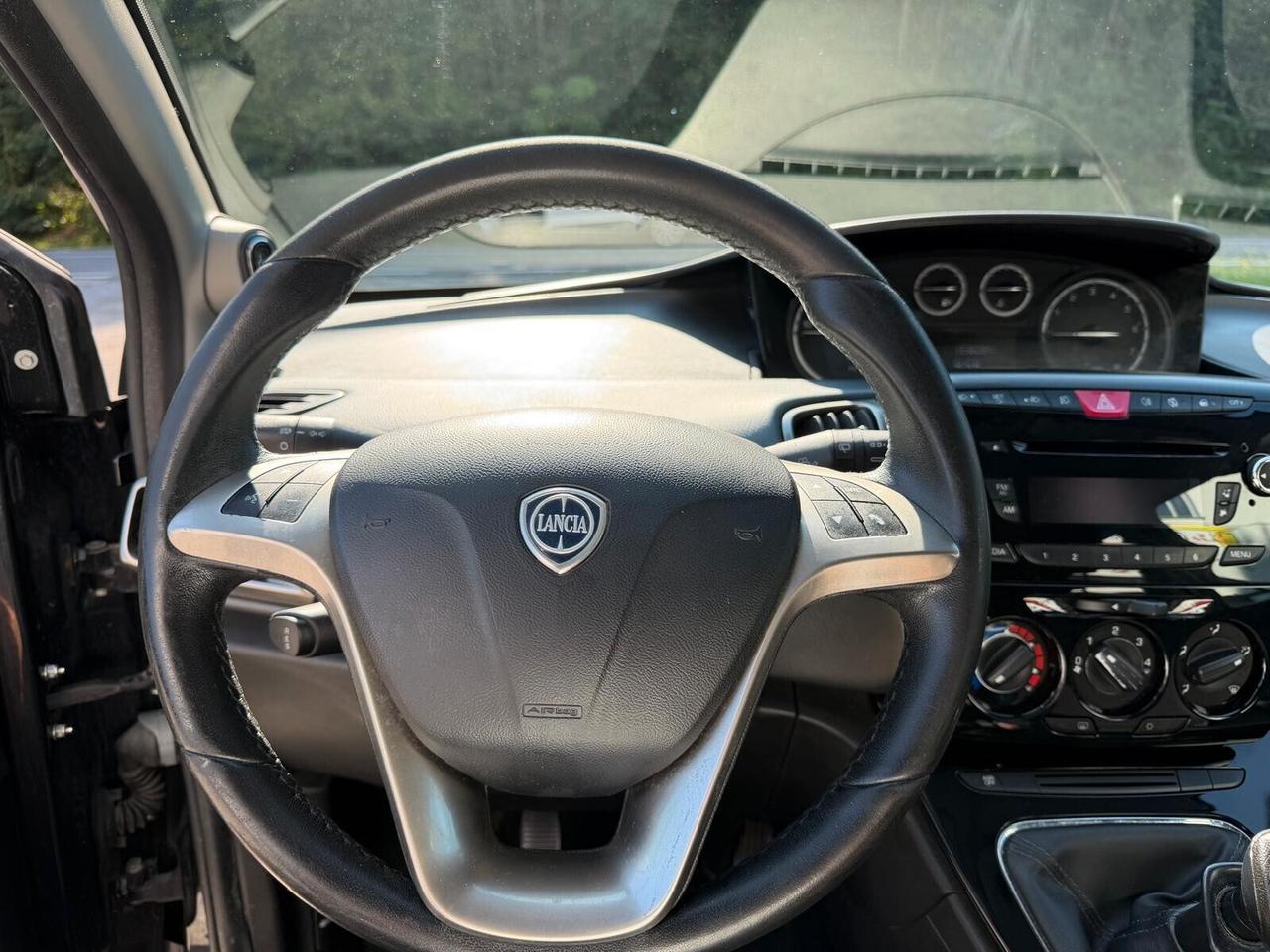 Lancia Ypsilon 1.2 69 CV 5 porte S&S Platinum E6