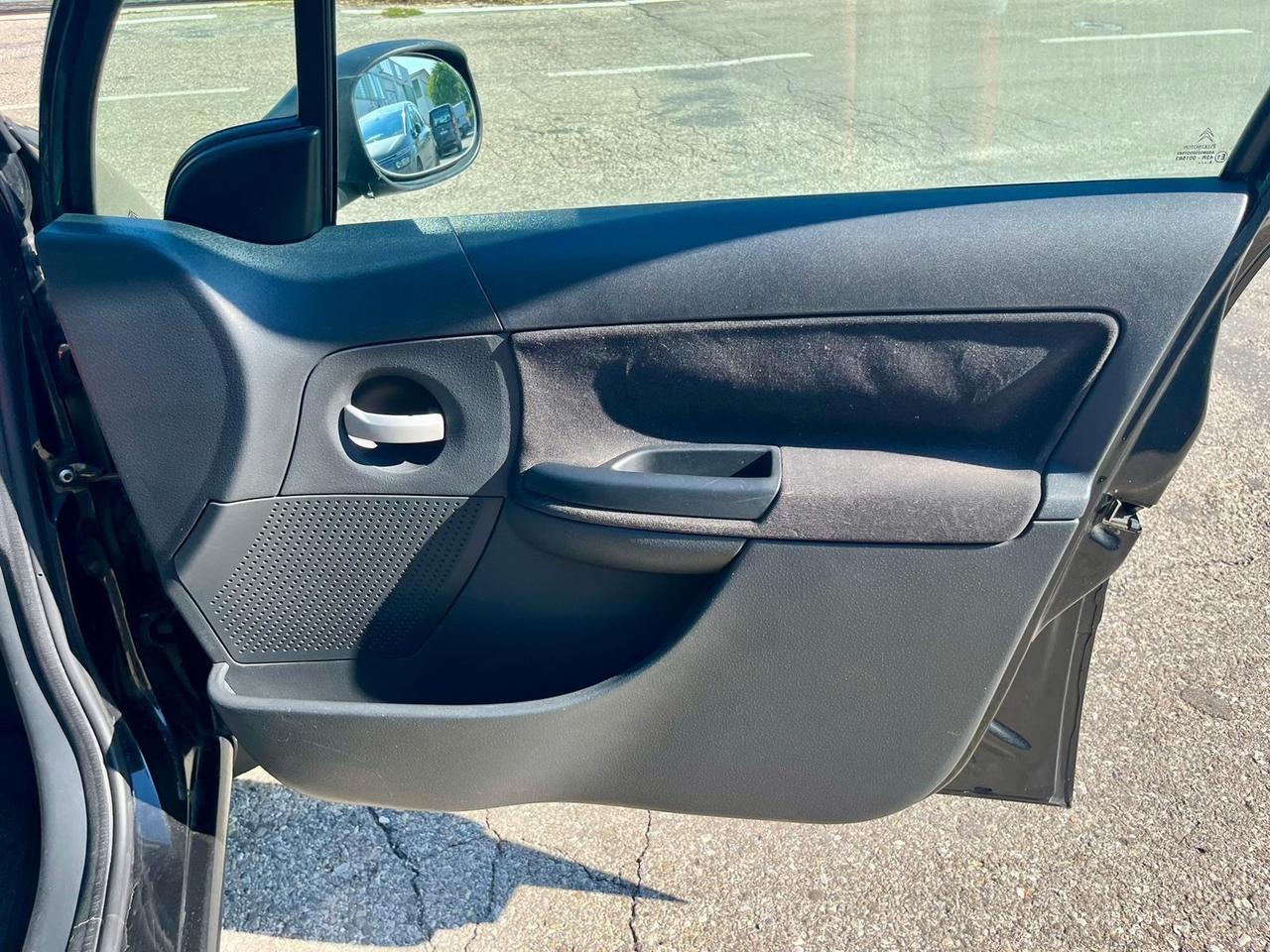 Citroen C3 1.1benz 2009 215.000km perfetta per neopatentati