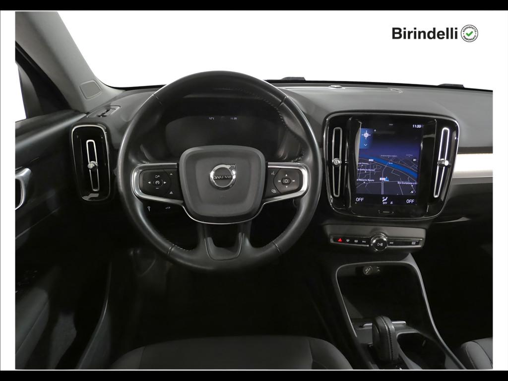 VOLVO XC40 (2017-->) - XC40 T3 Geartronic Momentum