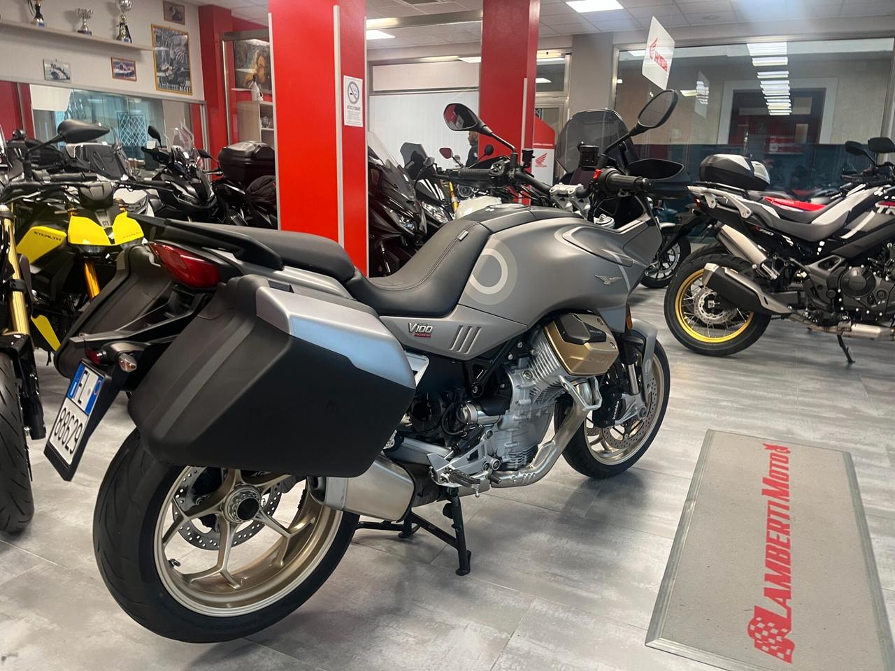 Moto Guzzi V100 Mandello Aviazione Navale