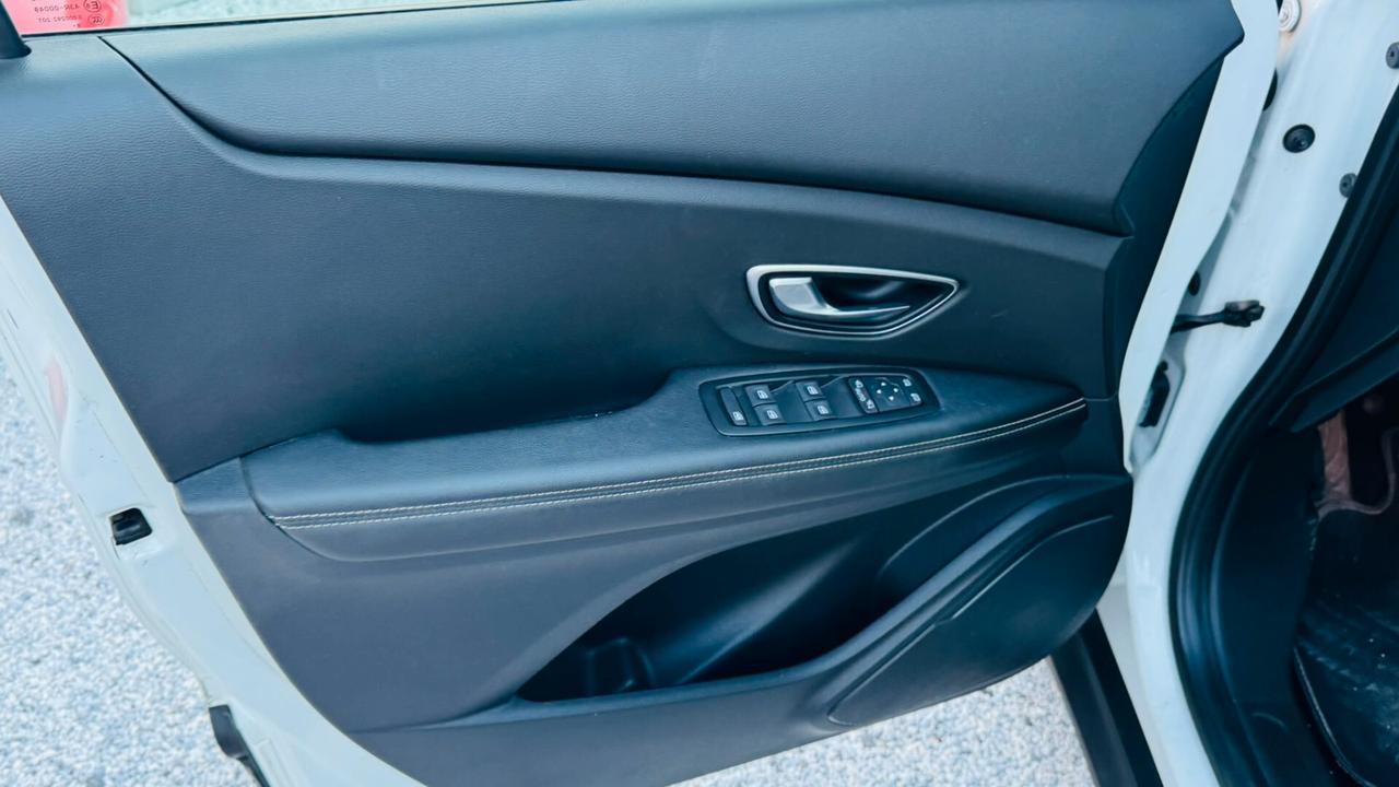 Renault Grand Scenic Blue dCi 120 CV EDC Initiale Paris
